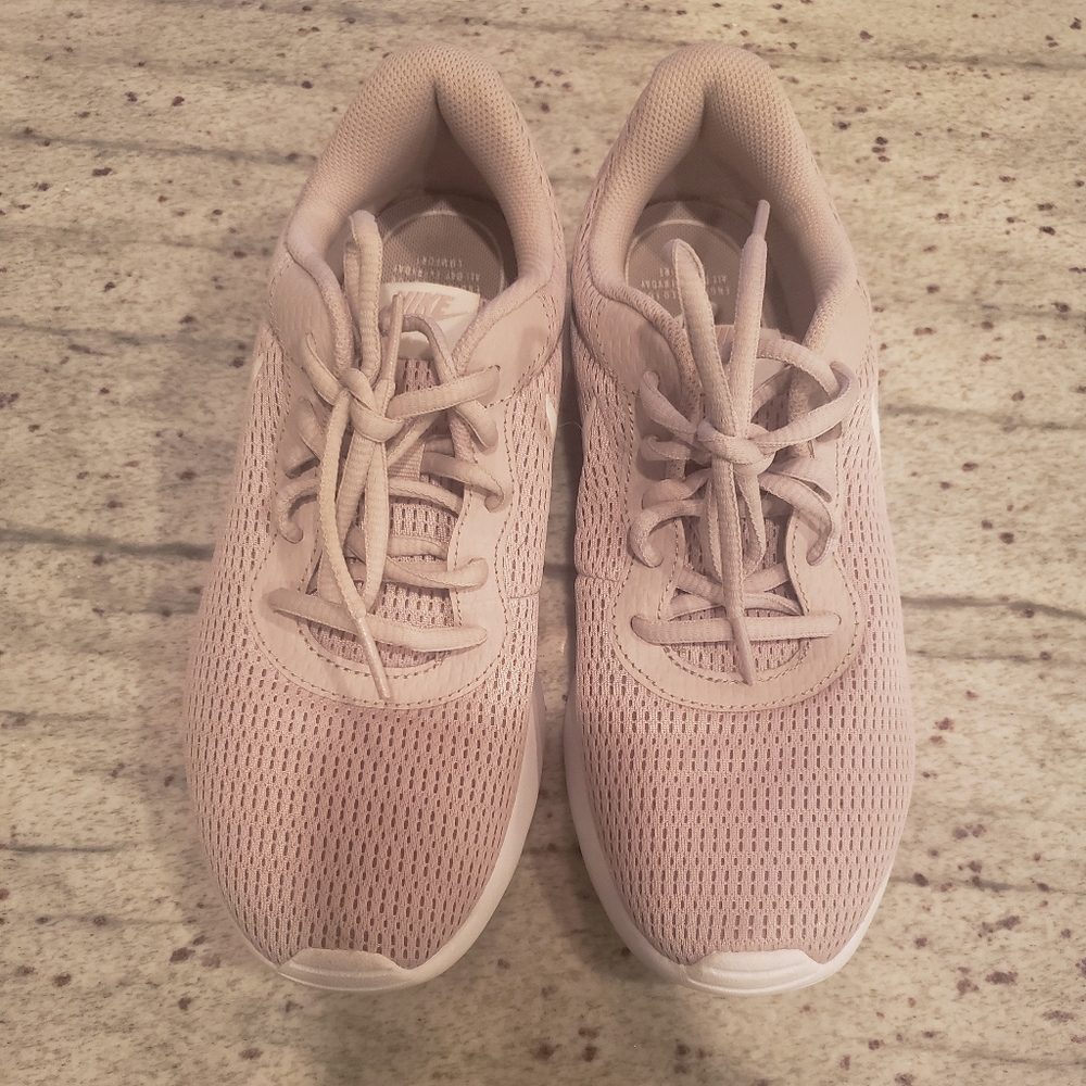 Nike tennis shoes